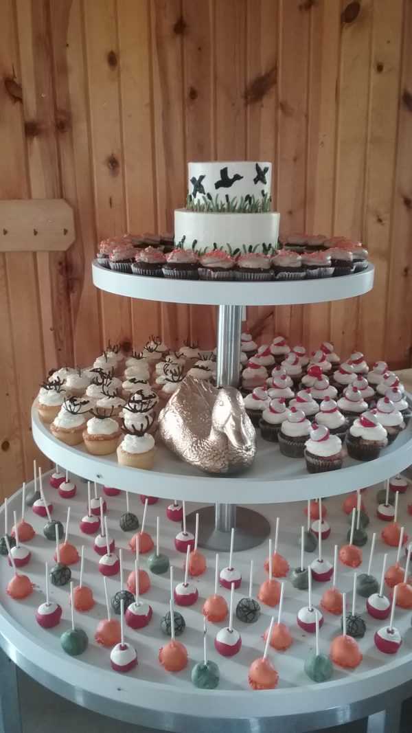 Hunting and Fishing Wedding Desserts